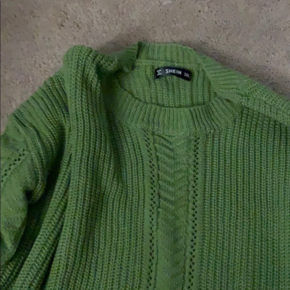 Pretty Green Sweater.  Size 3X.  Oversized. - Picture 5 of 5